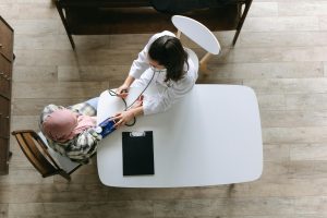 Photo by Thirdman : https://www.pexels.com/photo/doctor-checking-a-patient-7659565/